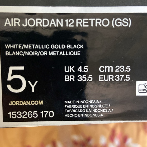 Jordan Retro 12 Size 5Y - Picture 6 of 6